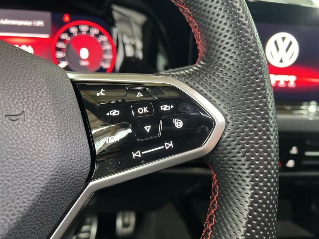 VOLKSWAGEN GOLF VIII GTI CLUBSPORT – 2.0 TSI 300 CH – DSG7 – PURE WHITE