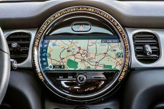 MINI COOPER S YOUNIQUE – BOÎTE AUTO– TOIT PANORAMIQUE