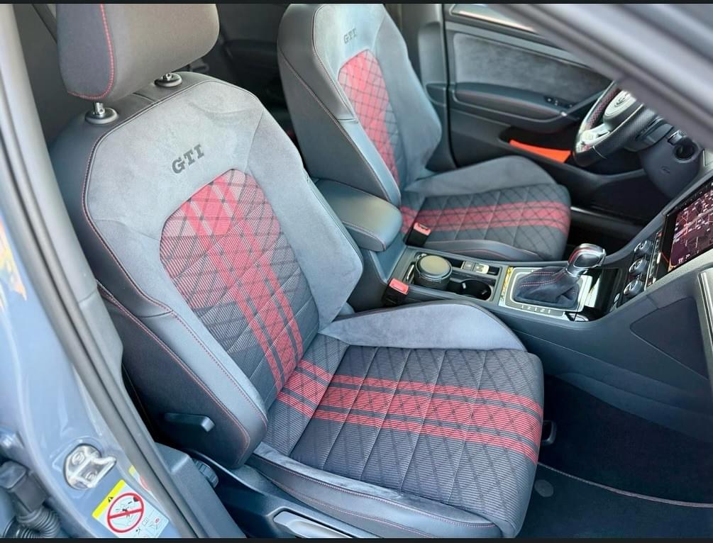 VOLKSWAGEN GOLF 7.5 GTI TCR AKRAPOVIC – 290 CH - FULL OPTIONS – ÉDITION COLLECTOR