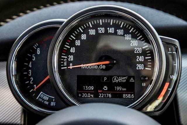 MINI COOPER S YOUNIQUE – BOÎTE AUTO– TOIT PANORAMIQUE