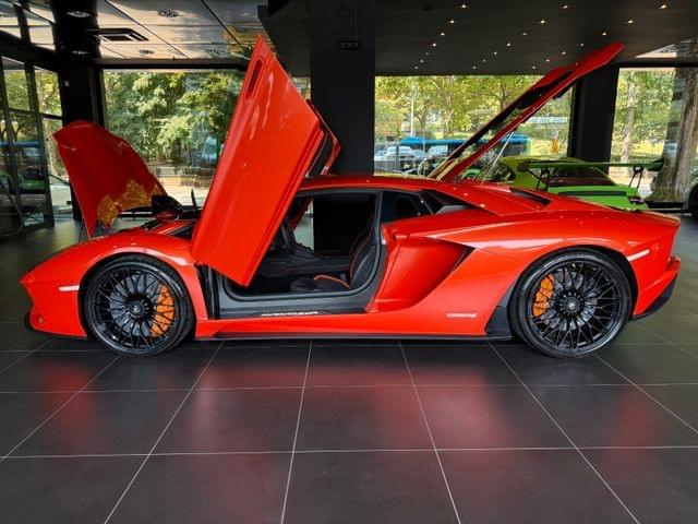 LAMBORGHINI AVENTADOR LP740-4 S