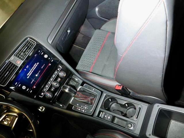 Volkswagen Golf 7.5 GTI Performance – 245 ch DSG7 – Tornado Red