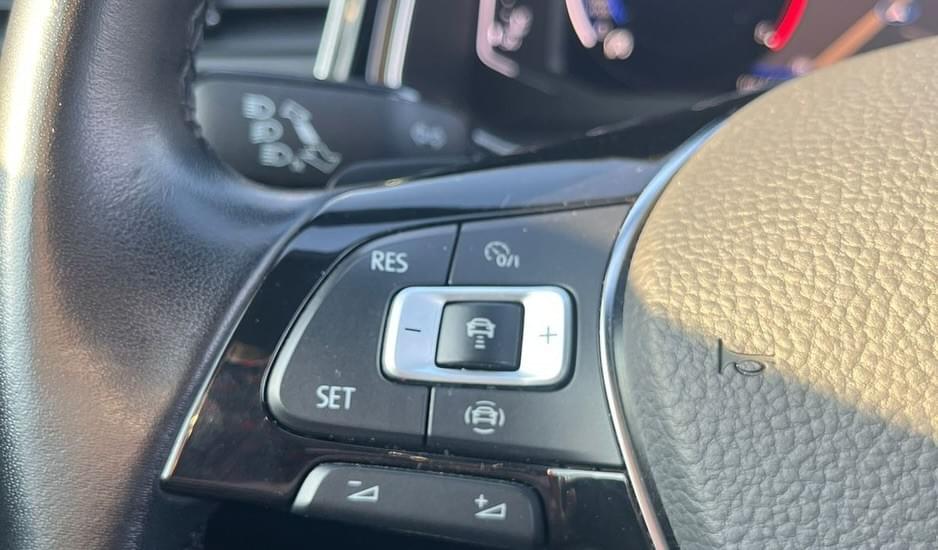 VOLKSWAGEN T-ROC CABRIOLET R-LINE – 150 CH DSG7 – BLUE PLUS