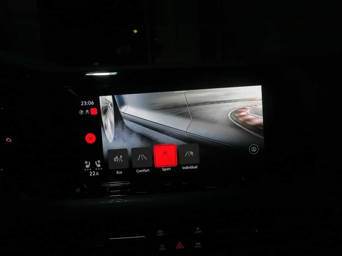 VOLKSWAGEN GOLF 8 GTI CLUBSPORT 2.0 TSI 300 CH – DSG – NOIR