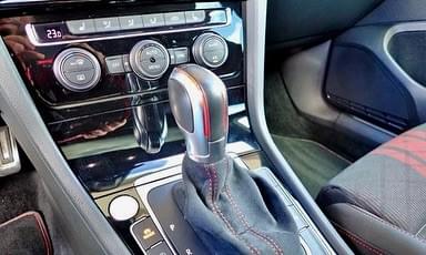 VOLKSWAGEN GOLF 7.5 GTI TCR – 290 CH DSG7 – PURE WHITE 