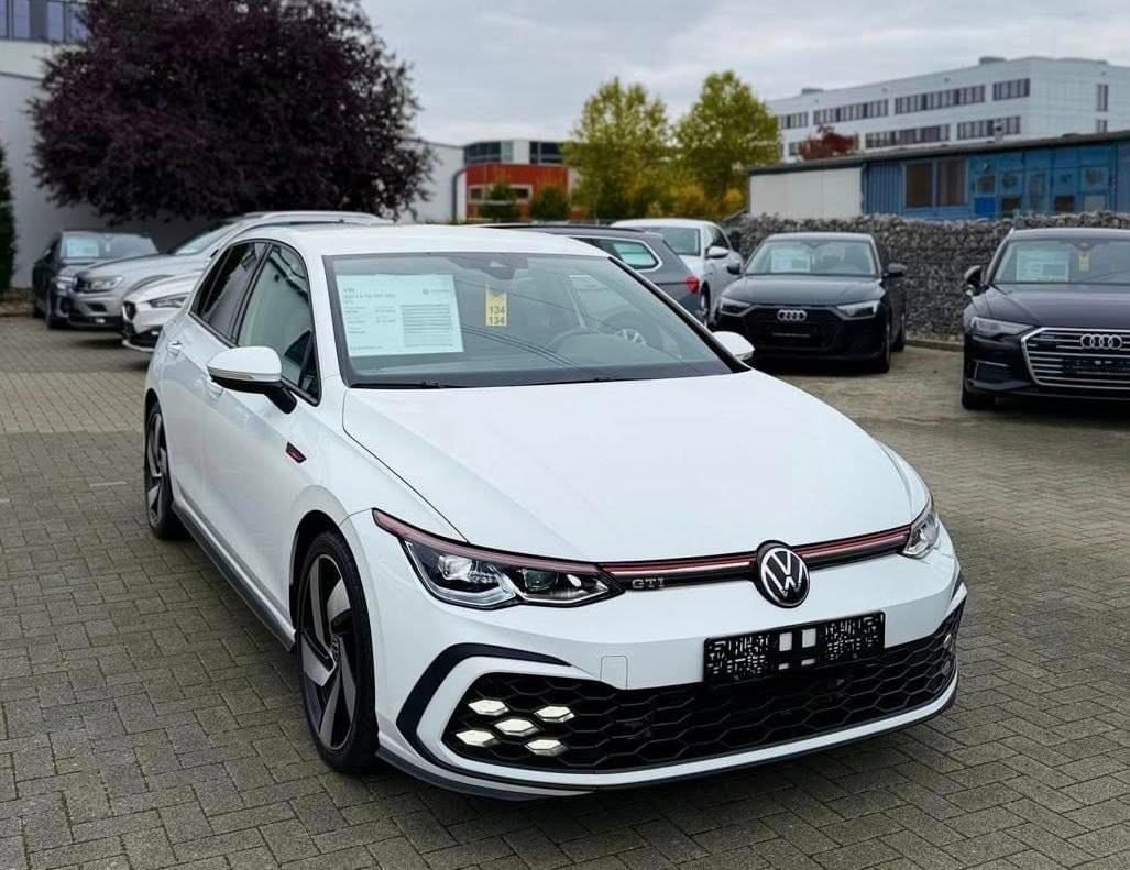 VOLKSWAGEN GOLF 8 GTI 2.0 TSI DSG7 – 245 CH – PURE WHITE 