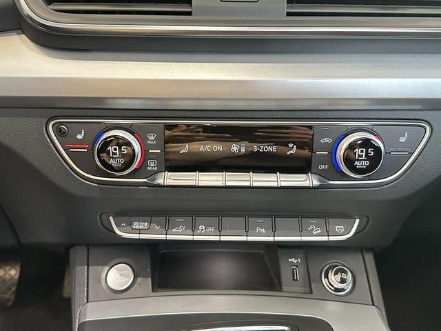 AUDI Q5 50 TFSI e S LINE – 299 ch – HYBRIDE RECHARGEABLE – S TRONIC 7 – BLANC IBIS