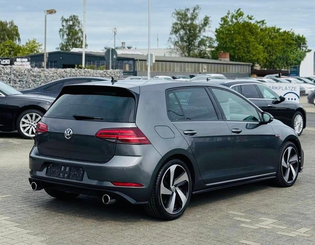 Volkswagen Golf 7.5 GTI Performance – 245 ch DSG7 – Gris métallisé