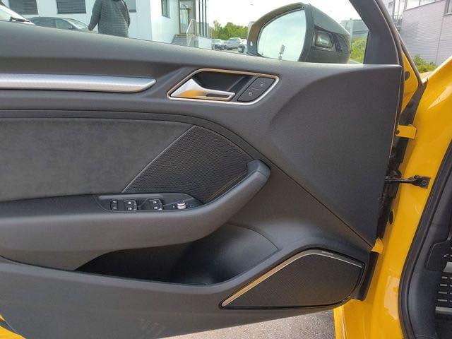 AUDI RS3 SPORTBACK – 2.5 TFSI 400ch QUATTRO S TRONIC 7 – JAUNE PYTHON MÉTALLISÉ