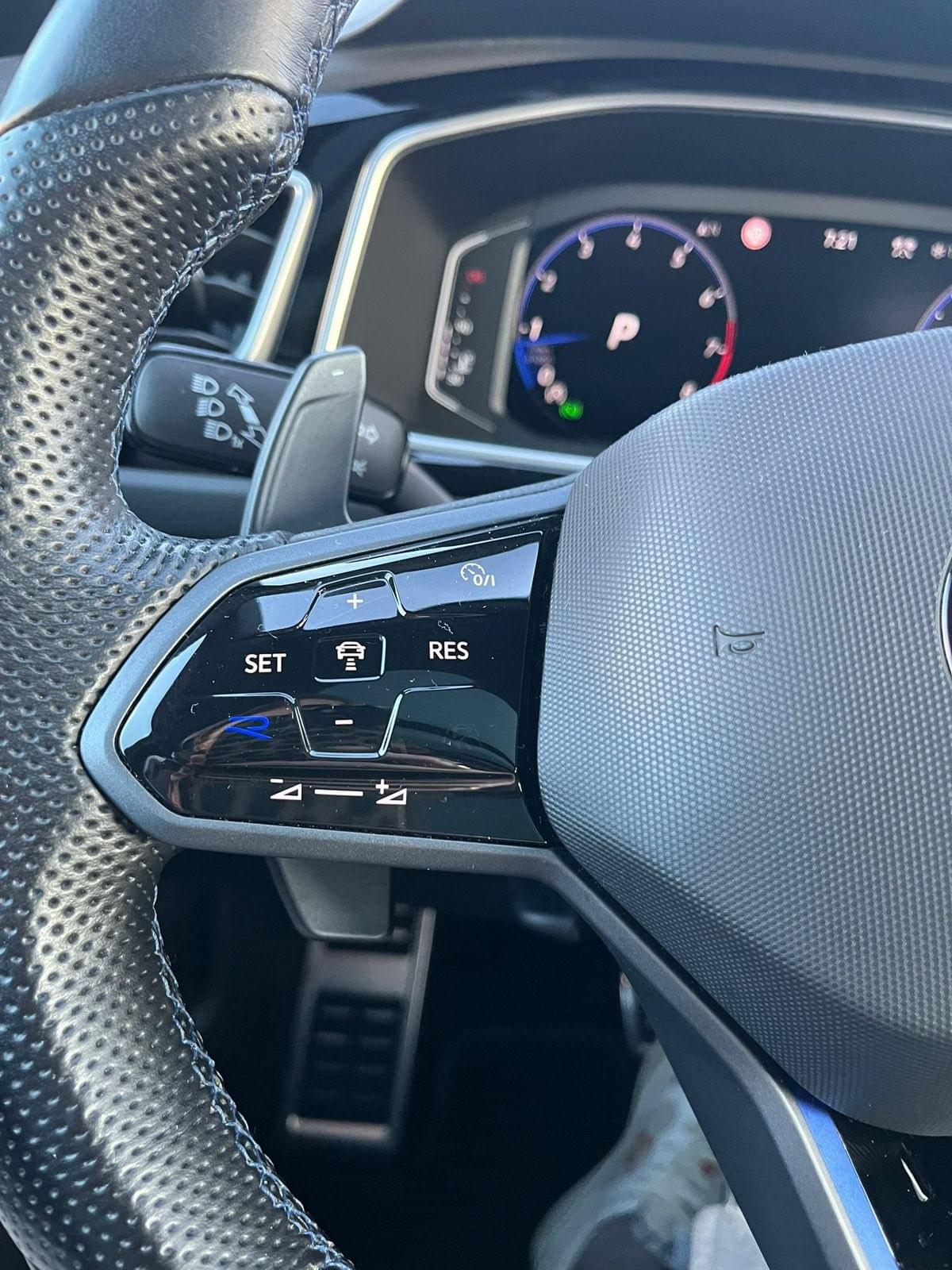 VOLKSWAGEN T-ROC R 2.0 TSI 300 CH DSG7