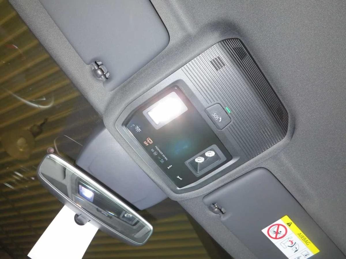 VOLKSWAGEN GOLF 8 GTI CLUBSPORT – 300 CH – DSG7 – FULL BLACK – AKRAPOVIČ TITANE