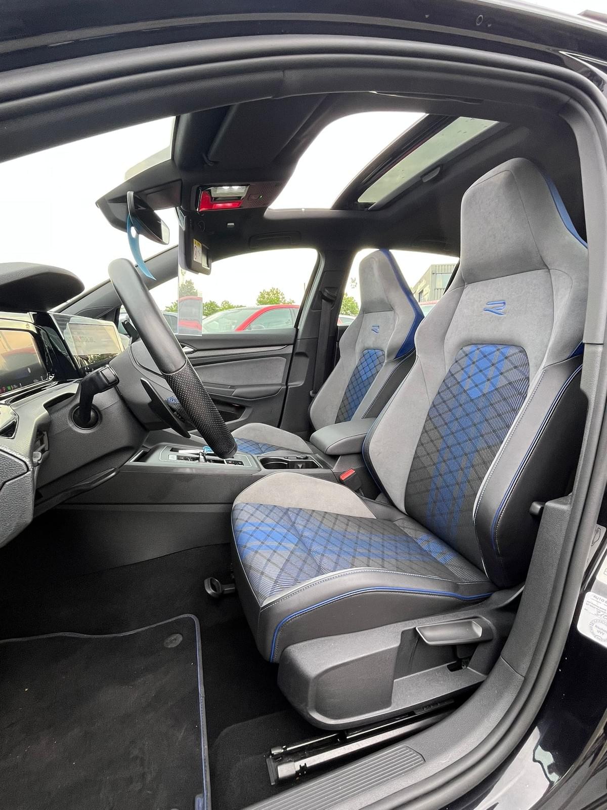 VOLKSWAGEN GOLF 8R – 2.0 TSI 320 CH DSG7 – 4MOTION – NOIR