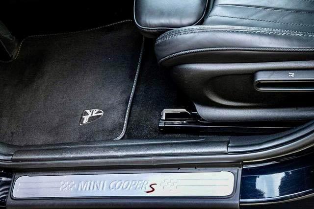 MINI COOPER S YOUNIQUE – BOÎTE AUTO– TOIT PANORAMIQUE