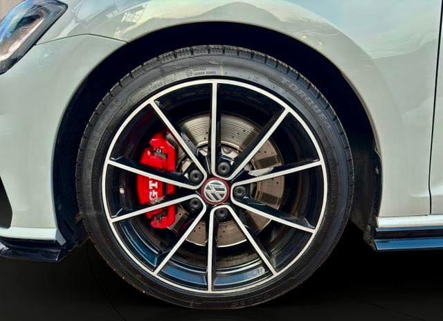 VOLKSWAGEN GOLF 7.5 GTI TCR – 290 CH – ÉDITION LIMITÉE
