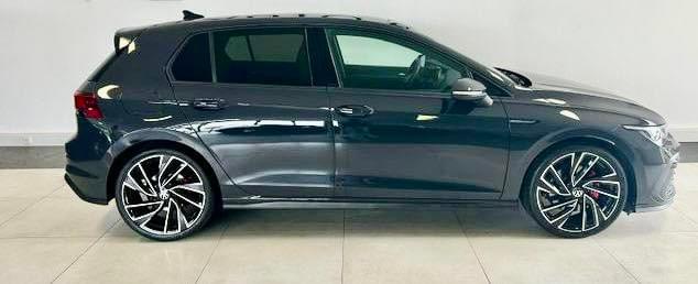 VOLKSWAGEN GOLF 8 GTD 200CH DSG – GREY