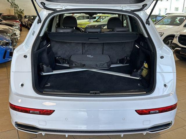 AUDI Q5 50 TFSI e S LINE – 299 ch – HYBRIDE RECHARGEABLE – S TRONIC 7 – BLANC IBIS