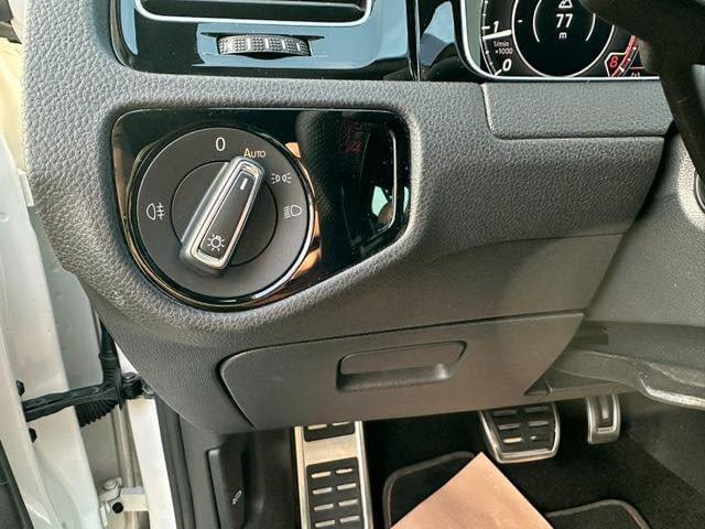 VOLKSWAGEN GOLF 7.5 GTI TCR – 290 CH – ÉDITION LIMITÉE