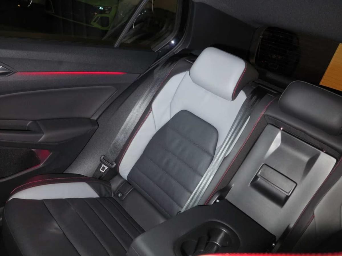 VOLKSWAGEN GOLF 8 GTI CLUBSPORT 2.0 TSI 300 CH – DSG – NOIR