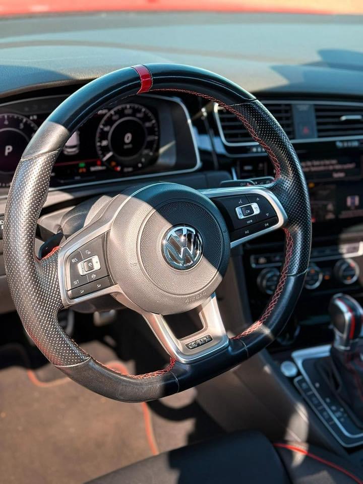 VOLKSWAGEN GOLF GTI TCR DSG – 290 CH – RED TORNADO 