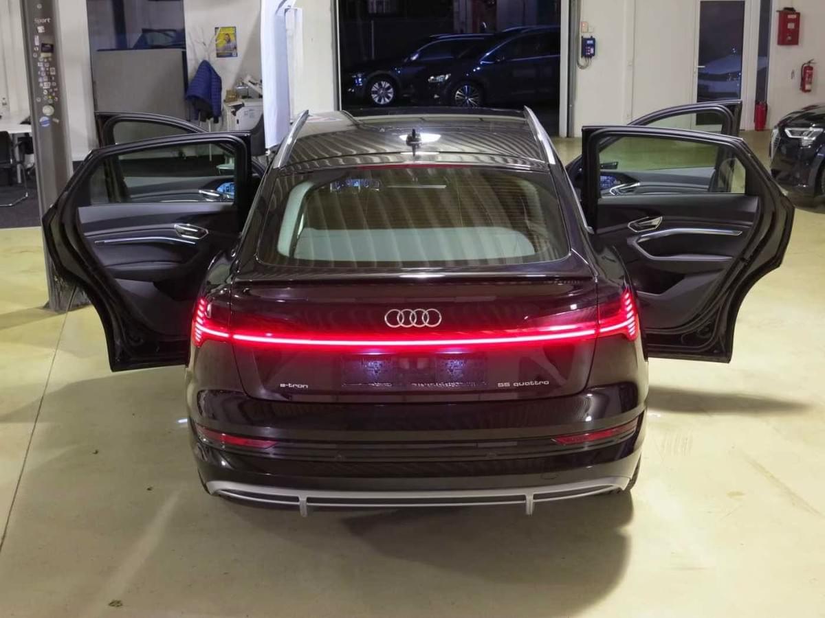 AUDI E-TRON SPORTBACK 55 QUATTRO – 408 CH – S LINE – 100 % ÉLECTRIQUE