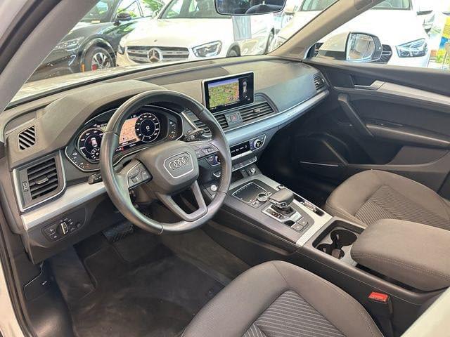 AUDI Q5 50 TFSI e S LINE – 299 ch – HYBRIDE RECHARGEABLE – S TRONIC 7 – BLANC IBIS
