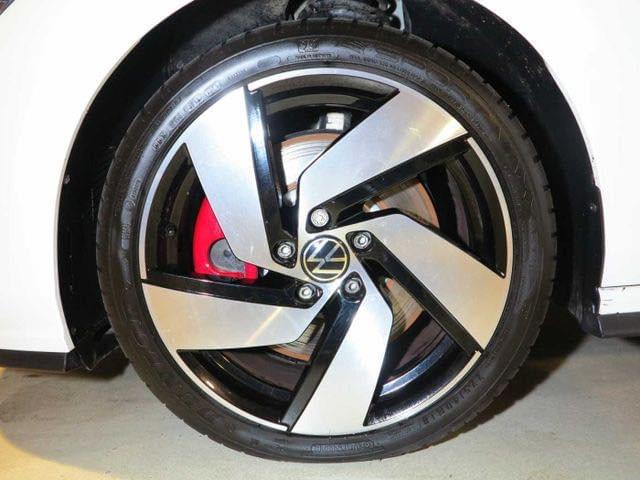 VOLKSWAGEN GOLF 8 GTI 2.0 TSI DSG7 – 245 CH – PURE WHITE 