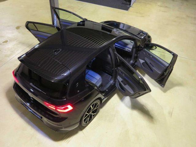 VOLKSWAGEN GOLF 8 R LIMITED ÉDITION 333 CH – AKRAPOVIČ TITANE
