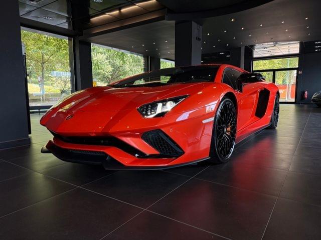 LAMBORGHINI AVENTADOR LP740-4 S