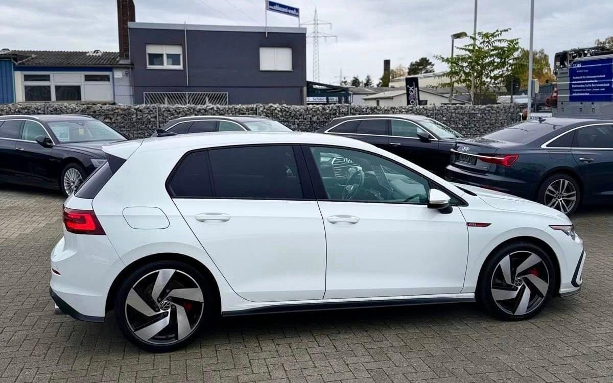 VOLKSWAGEN GOLF 8 GTI 2.0 TSI DSG7 – 245 CH – PURE WHITE 