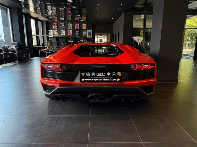 LAMBORGHINI AVENTADOR LP740-4 S