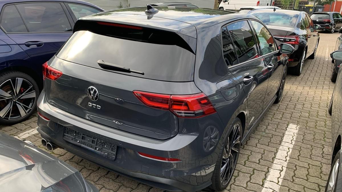 VOLKSWAGEN GOLF 8 GTD 200CH DSG – GREY