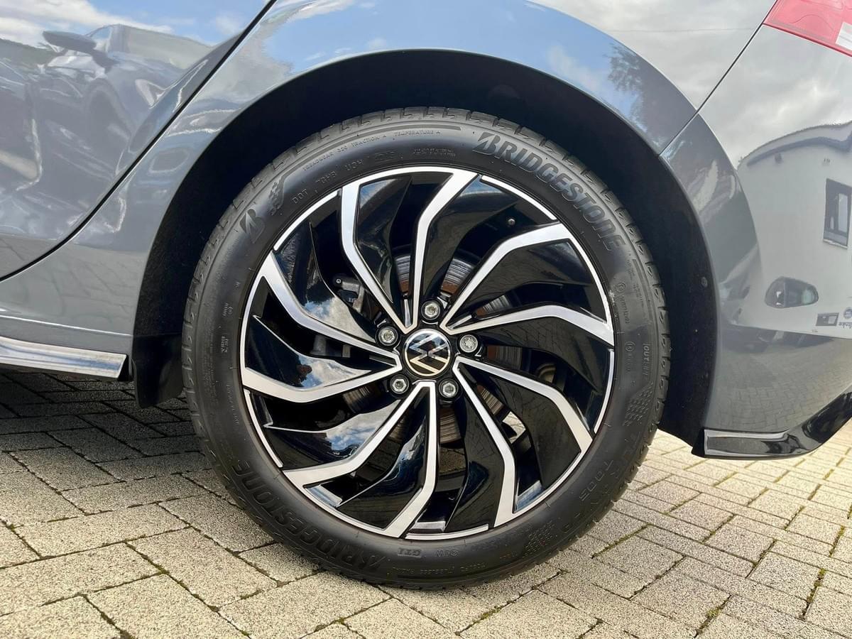 VW GOLF 8 R-LINE eTSI DSG7 – 150CH
