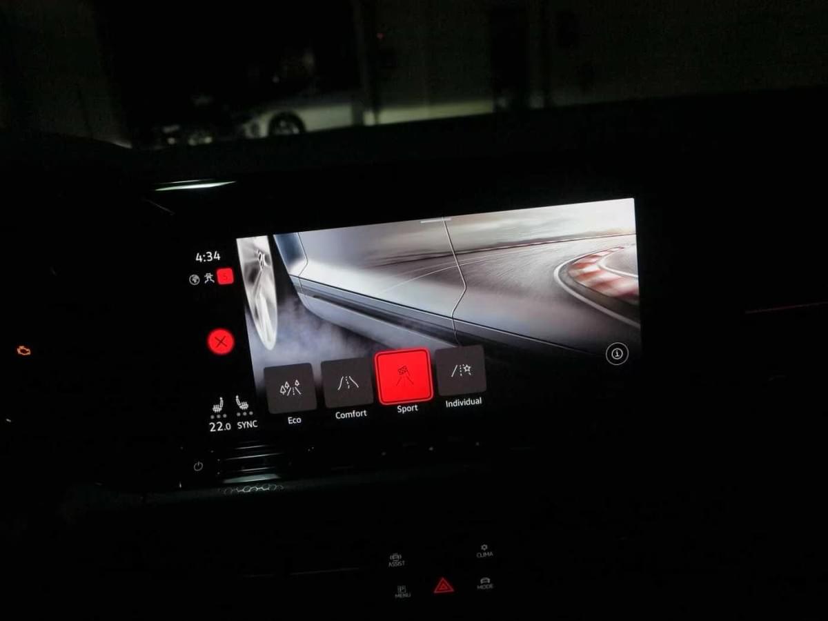 VOLKSWAGEN GOLF 8 GTI PERFORMANCE – 2.0 TSI 245 CH – BOÎTE MANUELLE