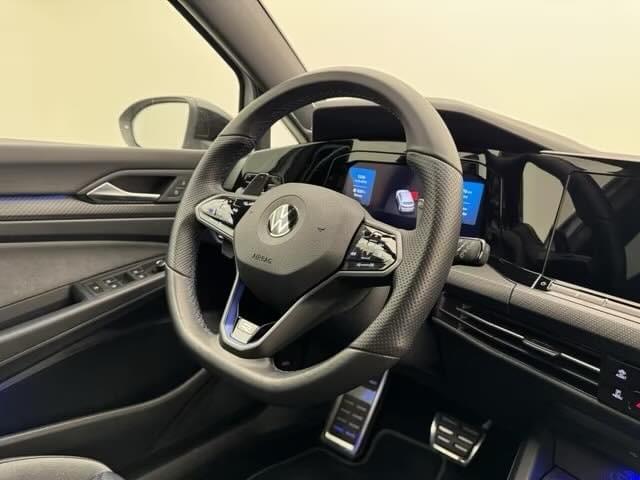 VOLKSWAGEN GOLF 8 R 320 CH – AKRAPOVIC HK IQ.LIGHT