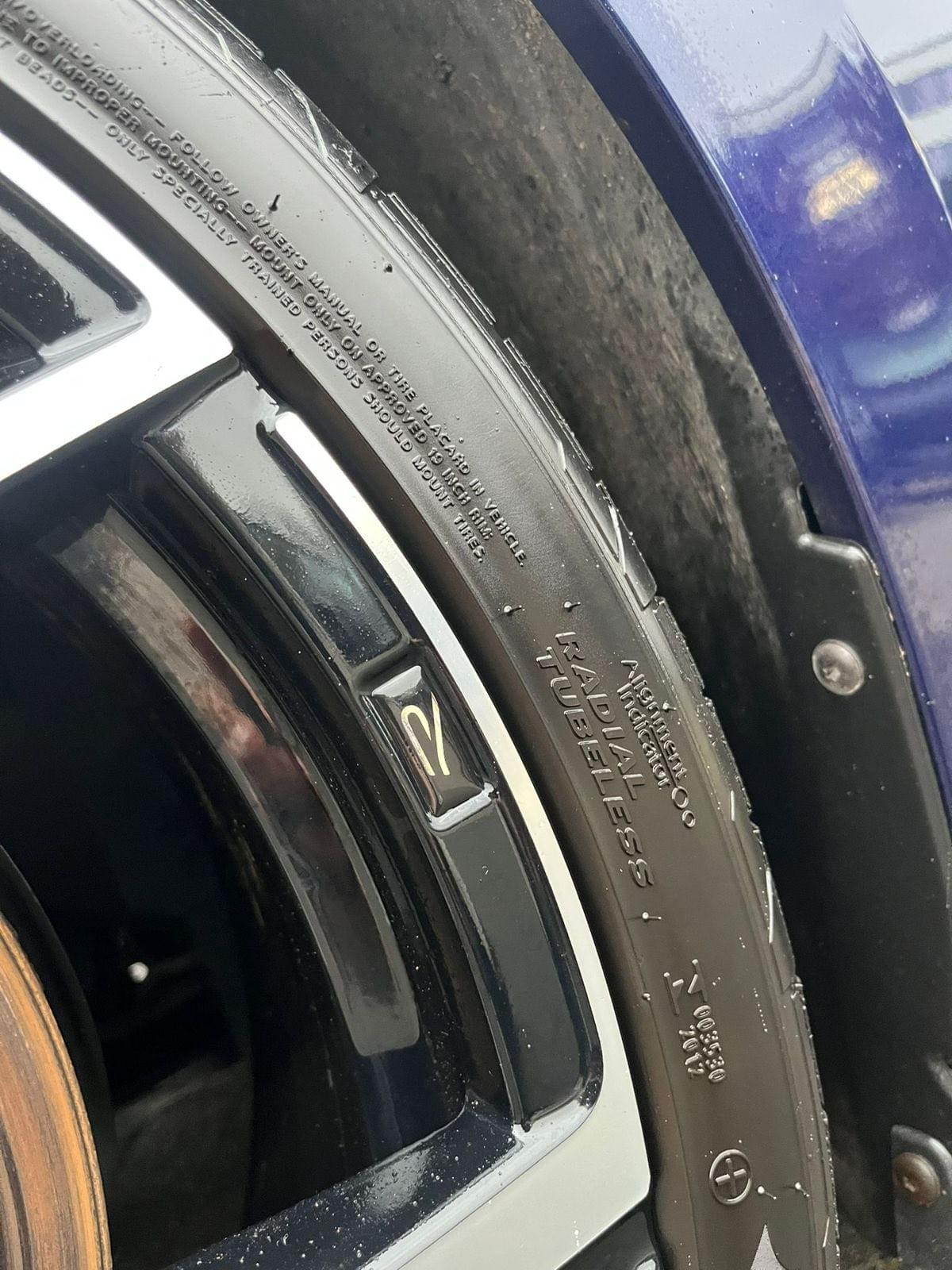 VOLKSWAGEN GOLF 8 GTI – 2.0 TSI 245ch DSG7 – HARMAN KARDON 480W – JANTES 19” ESTORIL 