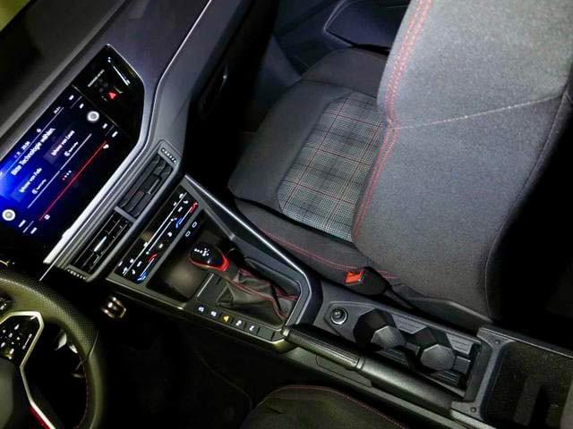 VOLKSWAGEN GOLF GTI 2.0 TSI DSG7 207ch – Deep Black Perle