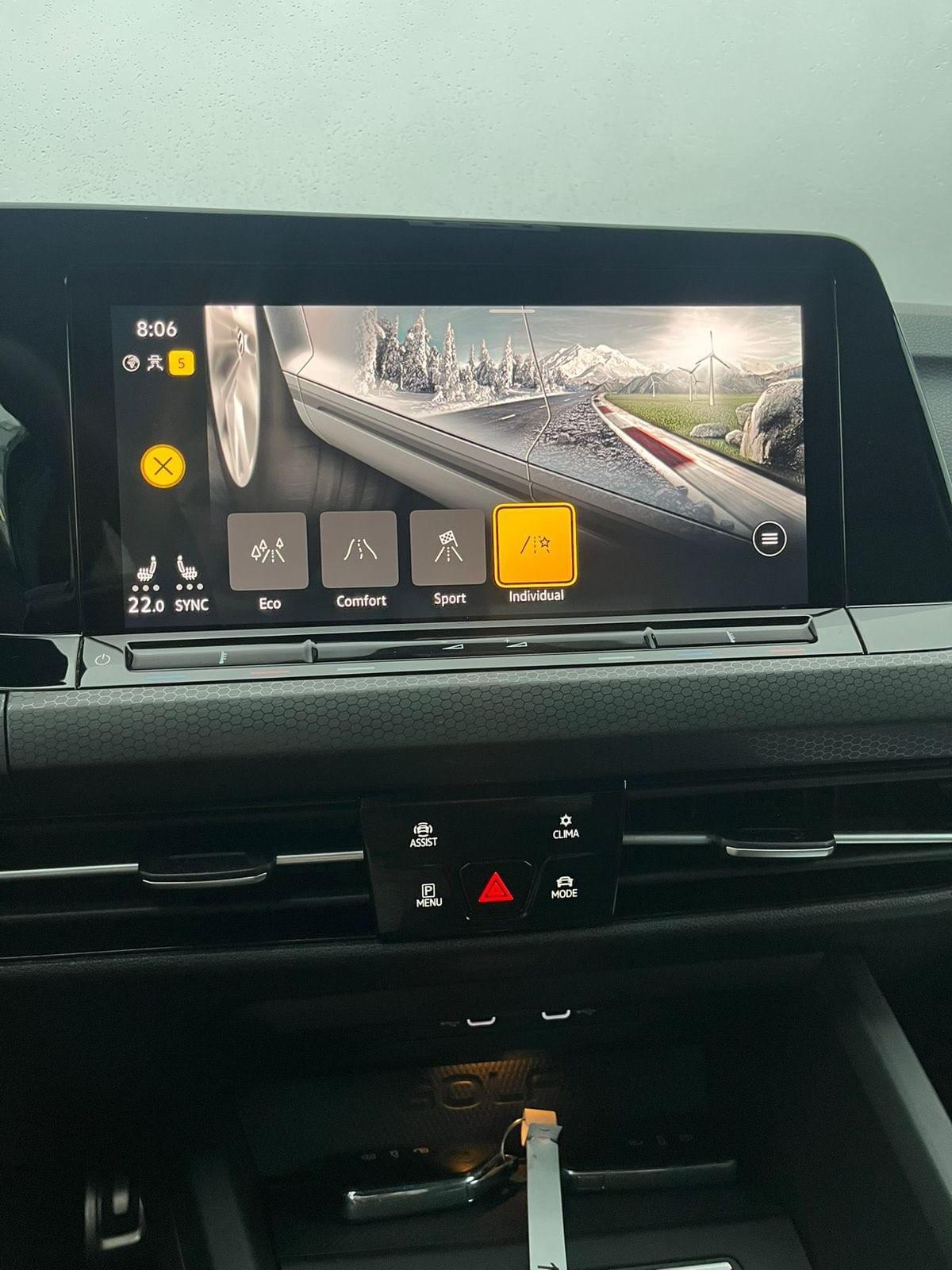 VOLKSWAGEN GOLF 8 GTI – 2.0 TSI 245ch DSG7 – HARMAN KARDON 480W – JANTES 19” ESTORIL 