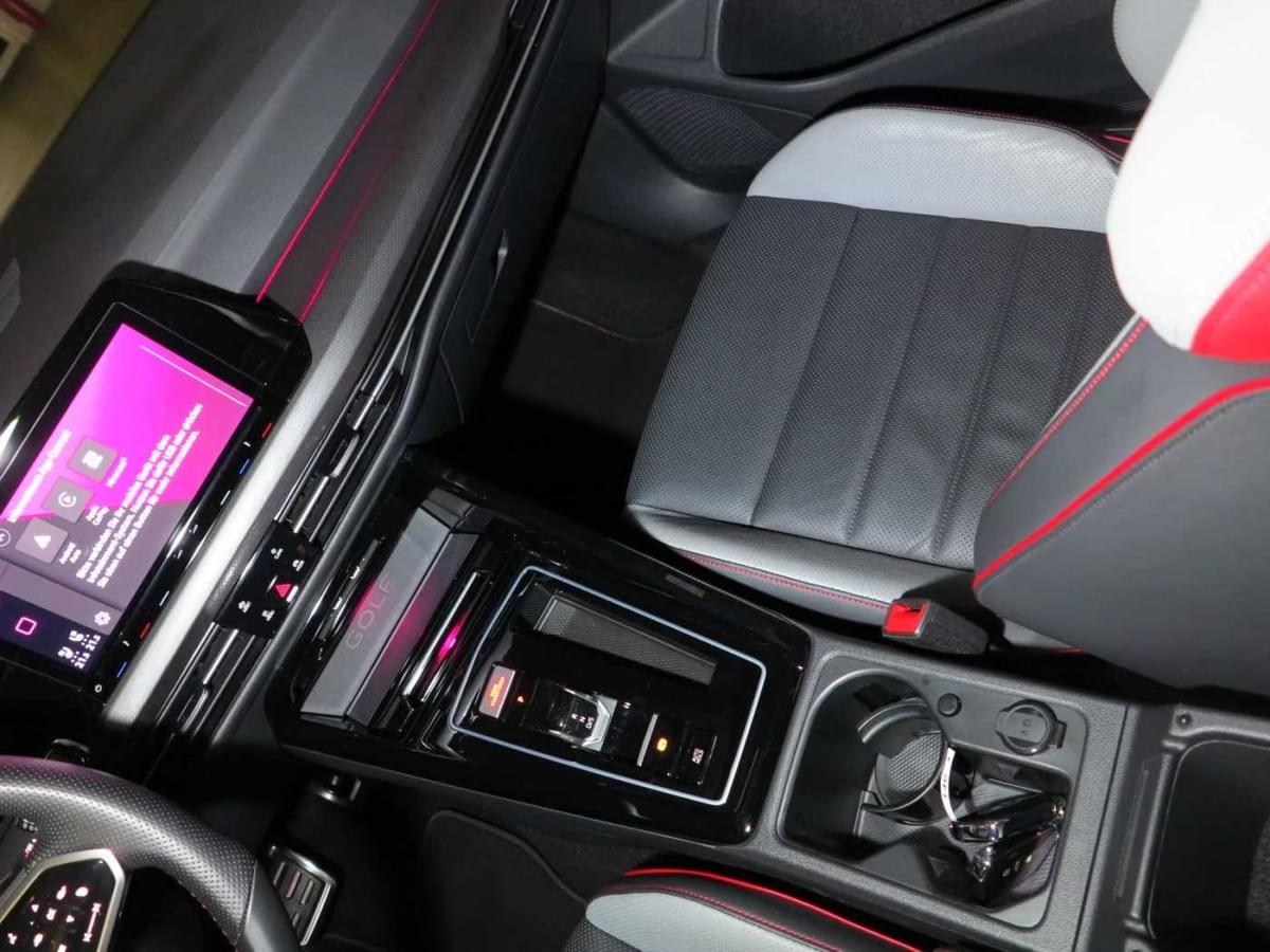 VOLKSWAGEN GOLF 8 GTI CLUBSPORT 2.0 TSI 300 CH – DSG – BLANCHE