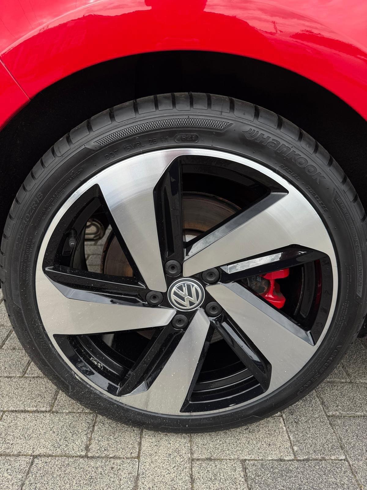 Volkswagen Golf 7.5 GTI Performance – 245 ch DSG7 – Tornado Red