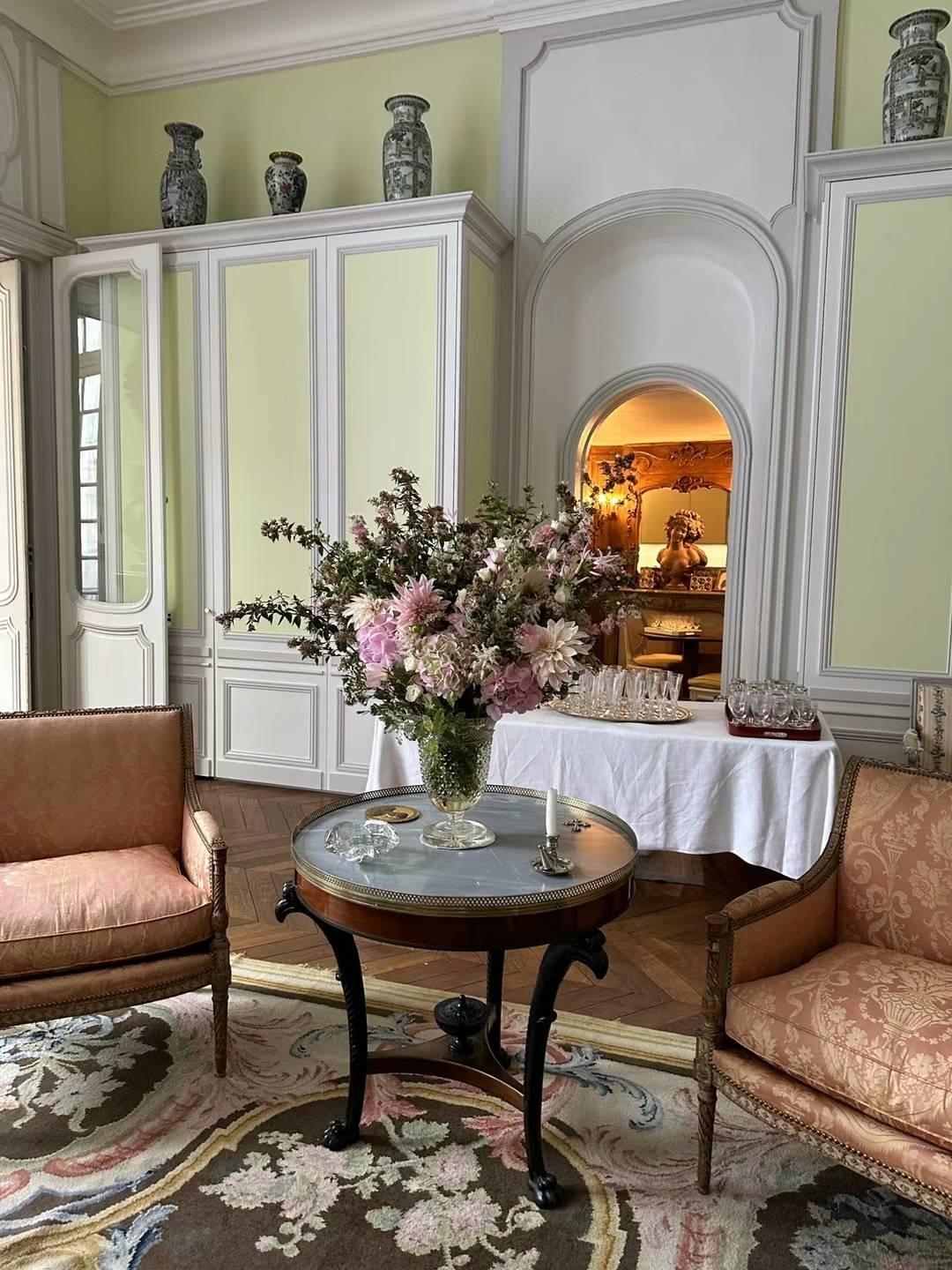 We specialize in creating breathtaking wedding decorations that reflect your unique love story and style. Wedding Decorations What We Offer Flower and green plant delivery, wedding decorations, and brand events.