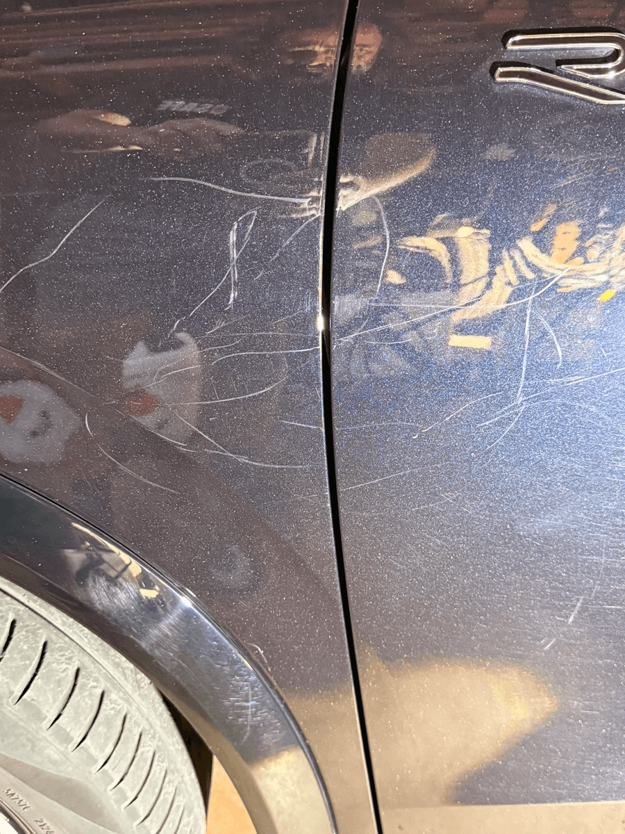 Micro-rayures avant polissage automobile CARSAFE à Lège-Cap-Ferret