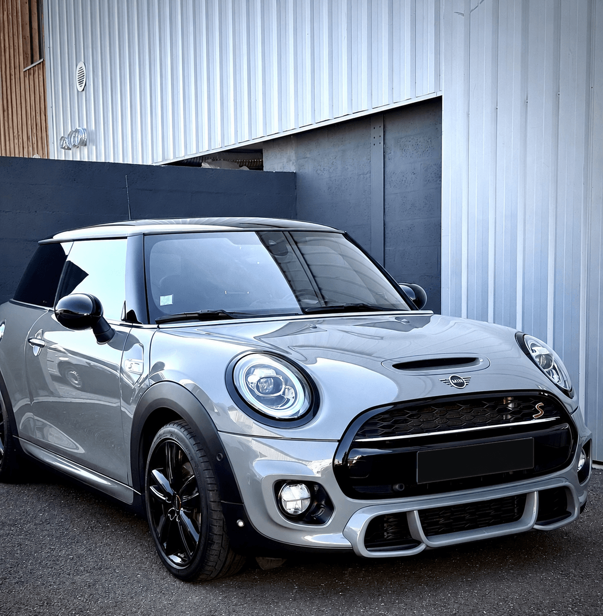 Mini préparée esthetiquement avant mise en vente chez CARSAFE à Lège -Cap-Ferret Mini préparée esthetiquement avant mise en vente chez CARSAFE à Lège -Cap-Ferret