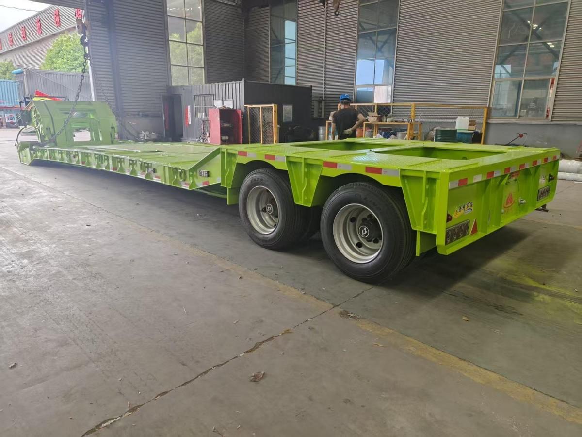 Heavy Loads 2-Lane 4-Axle Detachable Gooseneck Lowbed Trailer