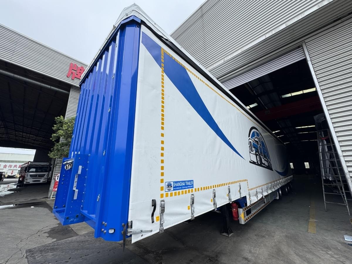 Factory Direct 17.2m Long 4-Axle Box Semi-Trailer 125 Cubic Meter Curtain Side Trailer with 950GSM T