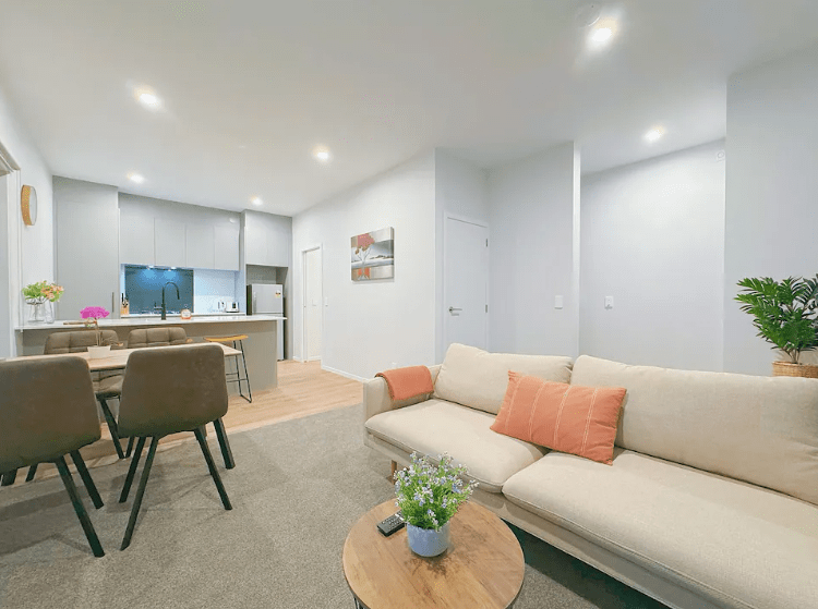 Modern & Stylish 3 BR @ Lower Hutt