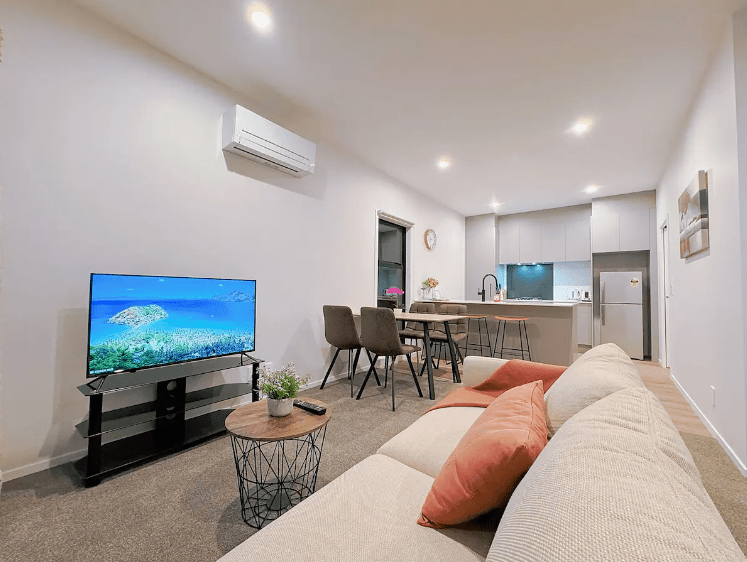 Modern & Stylish 3 BR @ Lower Hutt