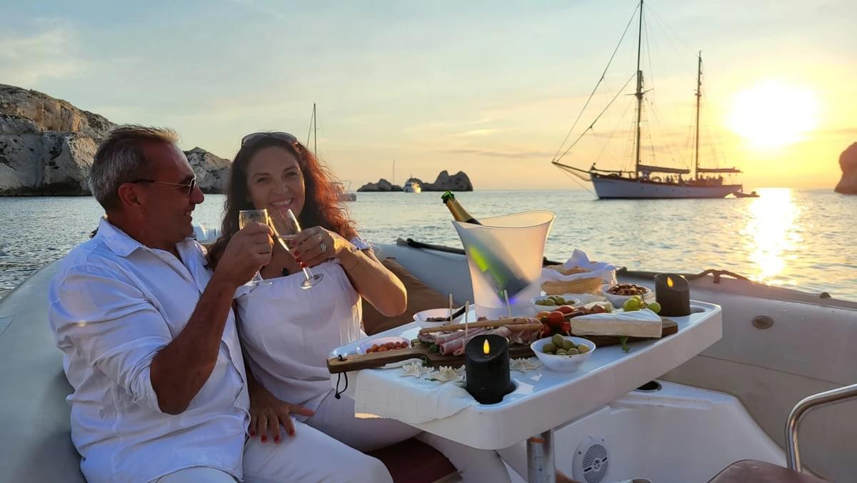 — Pierre Moreau My experience with Boat Frioul was incredible. The staff was welcoming and the trip around the island was magnificent. Our team has allowed hundreds of visitors to discover the wonders of the island of Frioul. Book your boat trip around the island of Frioul in Marseille