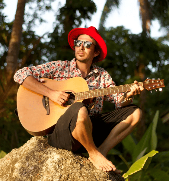 Giom, Giom music, folk, surf music, giom musique, road trip music, auvergne musique, free as a bird giom