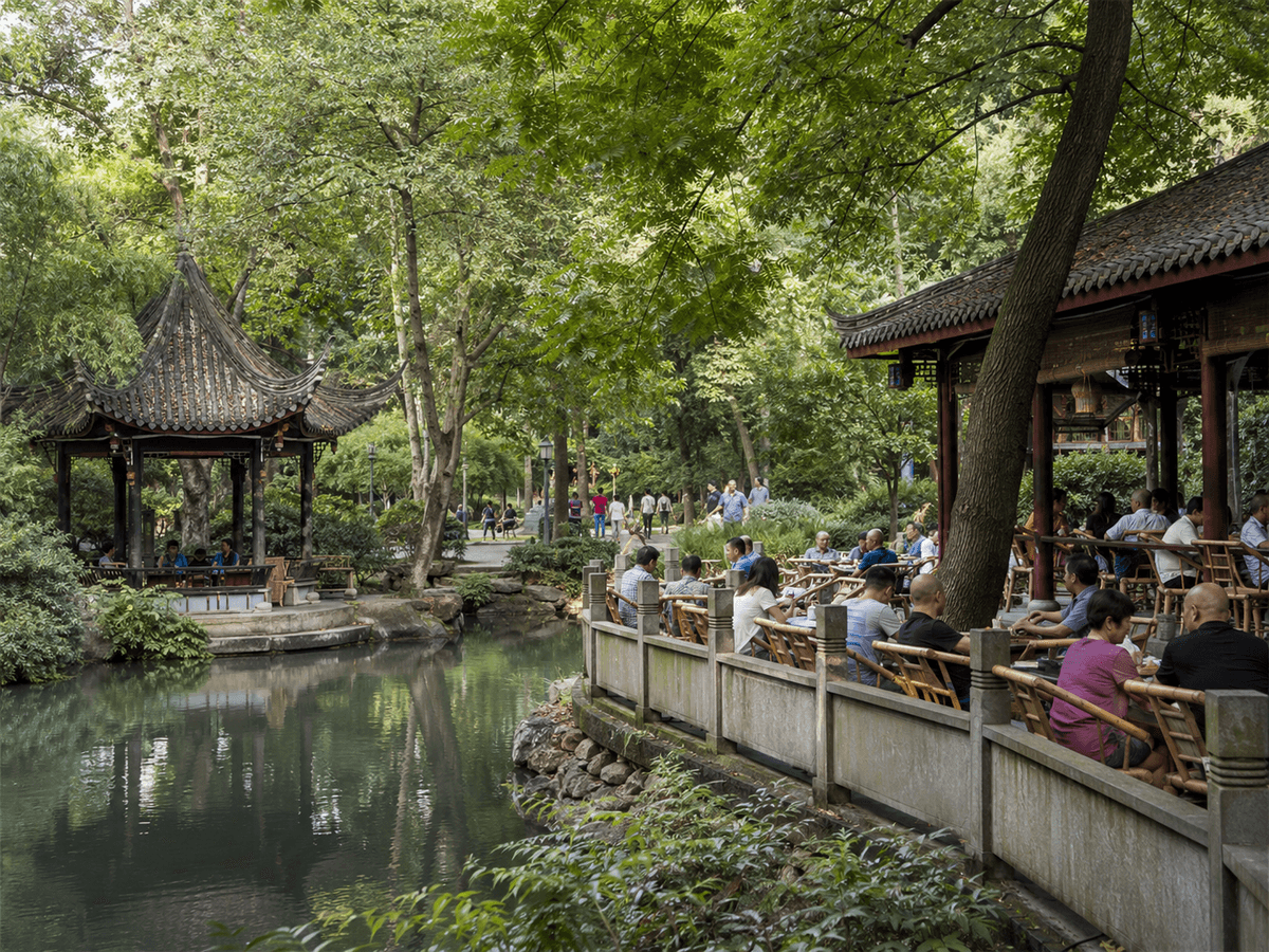Local residents relaxing at an open-air teahouse in Chengdu People’s Park.