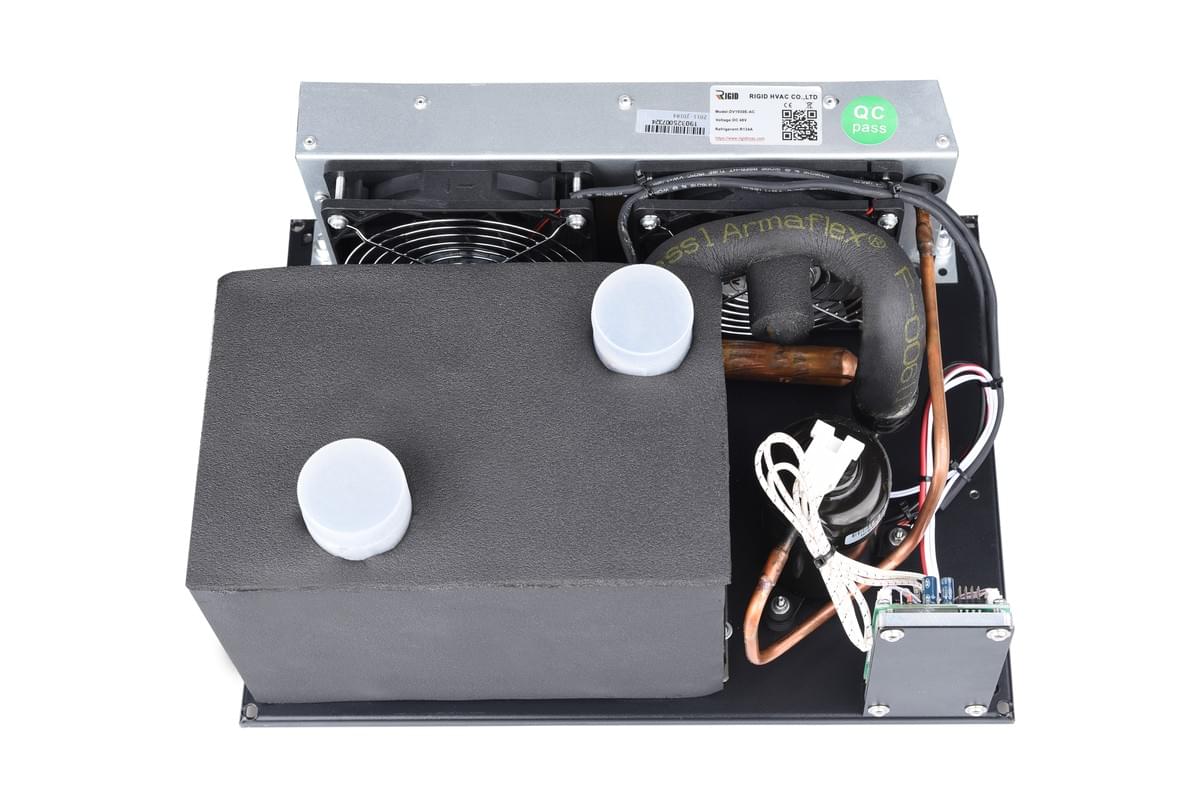 Small Portable Battery Driven Air Conditioner for Trucks, RV and Tent.